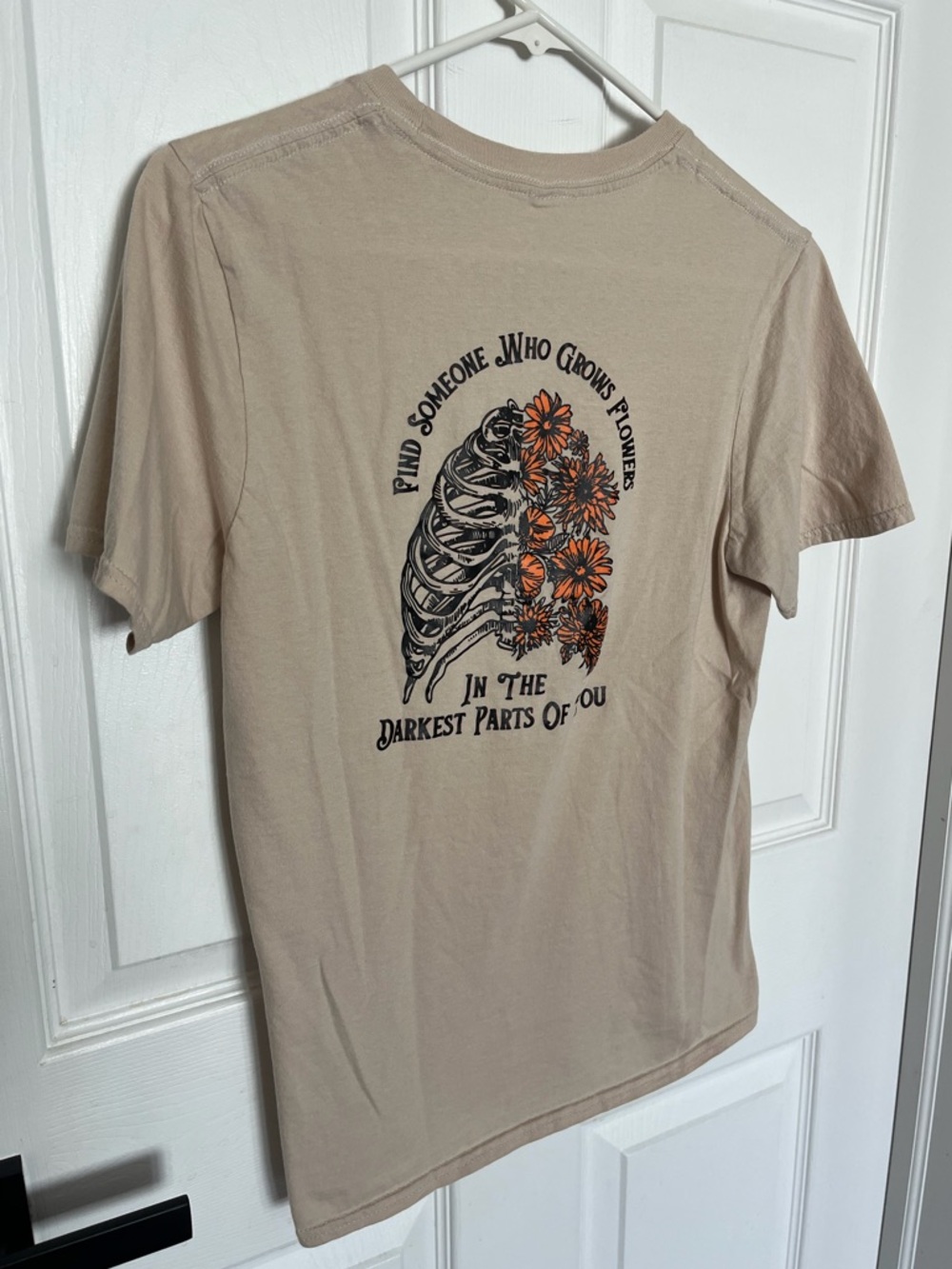 Zach Bryan Short-Sleeve Crewneck T-Shirt with Sun to Me lyrics - adult small - Picture 4 of 4